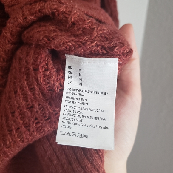 American Eagle Textured V-neck sweater - Picture 8 of 9